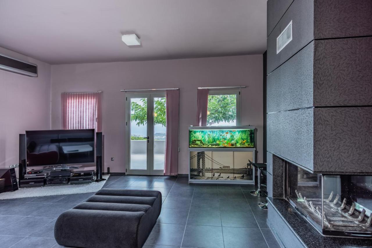 Villa Iris Livadi  Exteriör bild